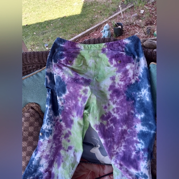 Stunning tye dye Capri pants  !! - Picture 3 of 4